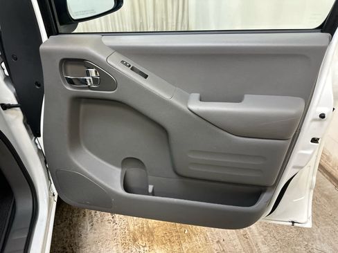 Certified 2020 Nissan Frontier SV image 27