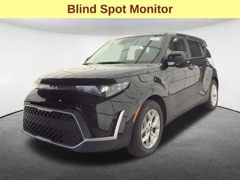 Used 2025 Kia Soul LX w/ LX Technology Package FWD image 4
