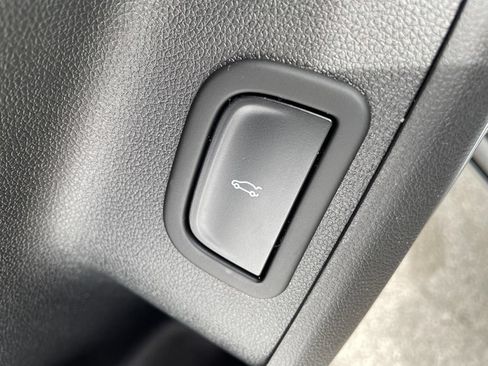 Used 2025 Chevrolet Traverse RS w/ LPO, Floor Liner Package AWD/4WD image 32
