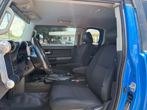 Used 2007 Toyota FJ Cruiser 2WD image 10