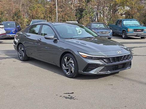 New 2026 Hyundai Elantra Limited FWD image 12