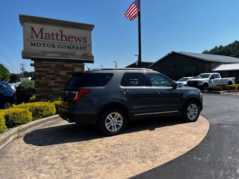 Used 2018 Ford Explorer XLT w/ Equipment Group 201A AWD/4WD image 5
