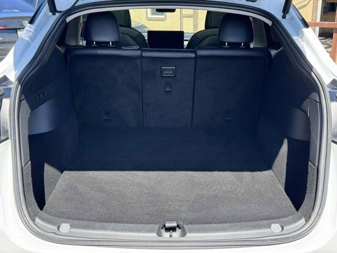 Used 2020 Tesla Model Y Long Range image 12