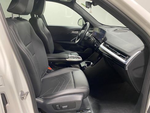 Used 2025 BMW X1 xDrive28i w/ Technology Package image 15
