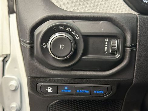 Used 2025 Jeep Wrangler Unlimited Sahara w/ Safety Group image 30