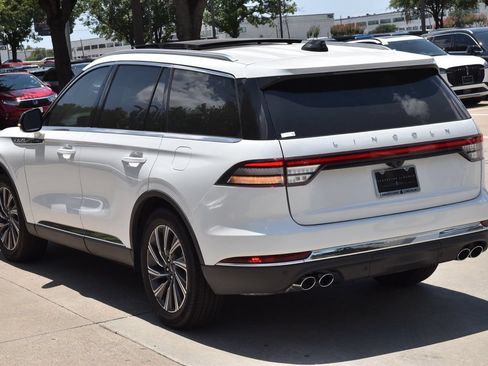 New 2026 Lincoln Aviator 2WD image 9