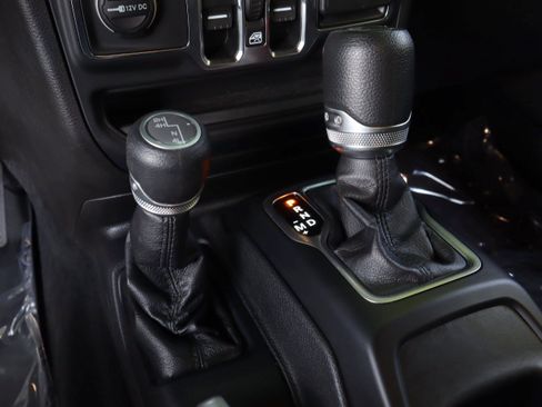 Used 2019 Jeep Wrangler Unlimited Sport S AWD/4WD image 15