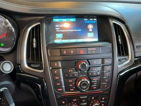 Used 2019 Buick Cascada Premium image 30