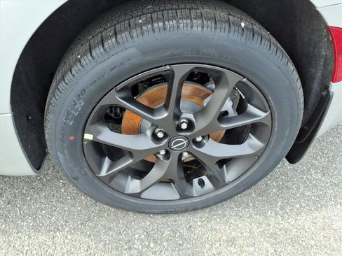 New 2026 Chrysler Pacifica Limited image 8