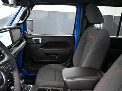 Used 2025 Jeep Gladiator Rubicon image 20