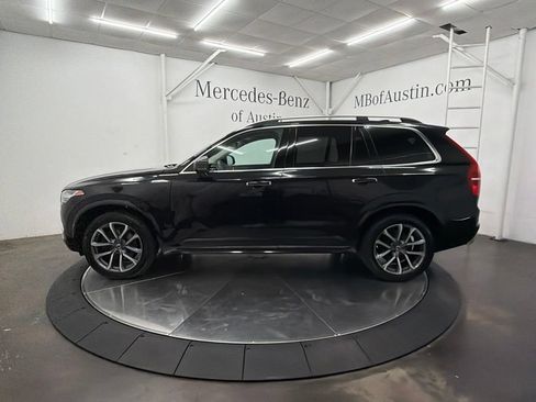 Used 2017 Volvo XC90 T6 Momentum w/ Momentum Plus Package AWD/4WD image 4