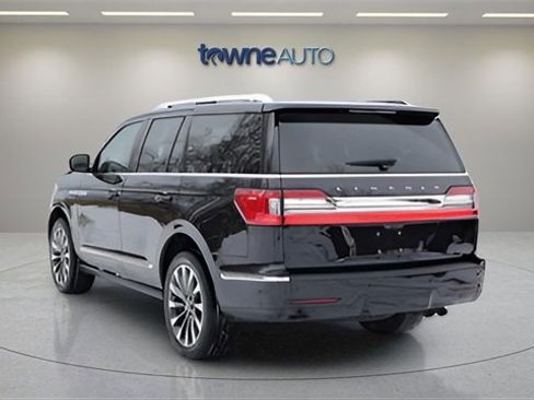 Used 2021 Lincoln Navigator Reserve image 3