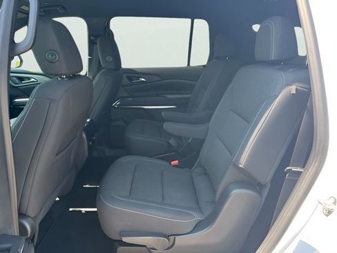 Used 2026 Chevrolet Traverse LT FWD image 31
