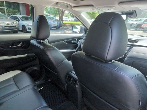 Used 2019 Nissan Rogue SL w/ Premium Package FWD image 25