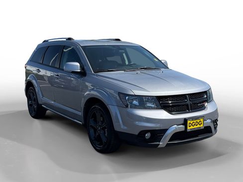 Used 2018 Dodge Journey Crossroad w/ Popular Equipment Group FWD image 7