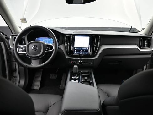 Used 2025 Volvo XC60 B5 Plus AWD/4WD image 22