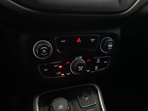 Used 2019 Jeep Compass Latitude w/ Popular Equipment Group AWD/4WD image 20