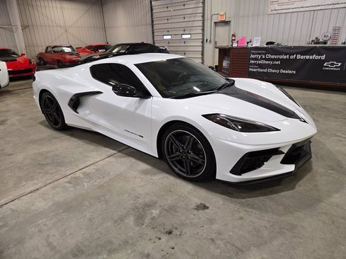 Used 2024 Chevrolet Corvette Stingray Preferred Cpe w/ Z51 Performance Package image 7