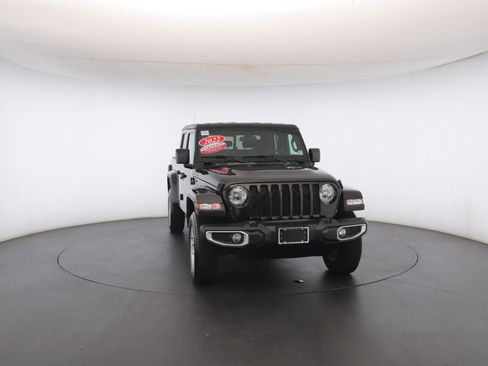 Used 2022 Jeep Gladiator Sport image 33