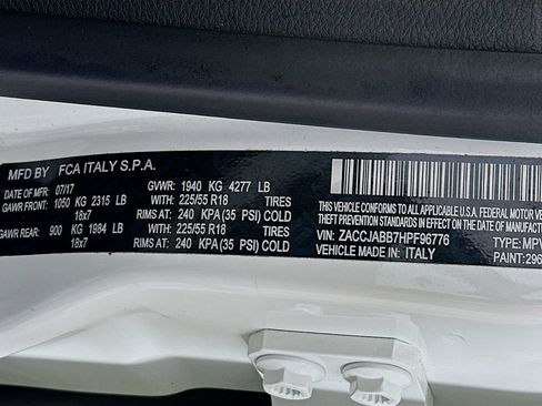 Used 2017 Jeep Renegade Altitude FWD image 27