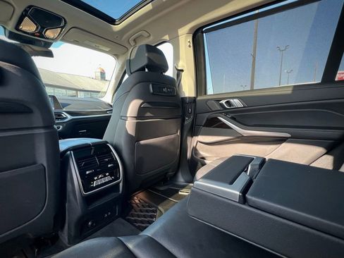 Used 2021 BMW X7 xDrive40i w/ Premium Package image 19