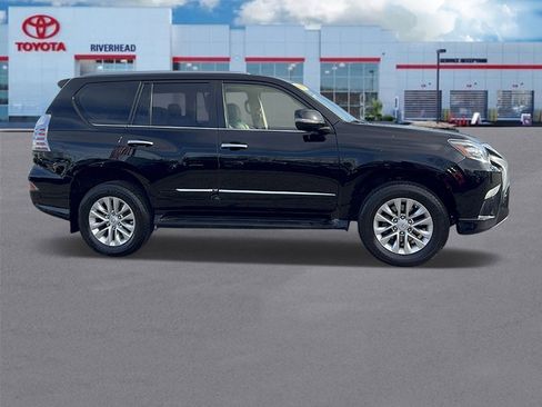 Used 2019 Lexus GX 460 Premium w/ Premium Package image 3