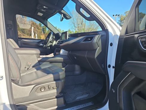 Used 2022 Chevrolet Suburban RST w/ Luxury Package image 20