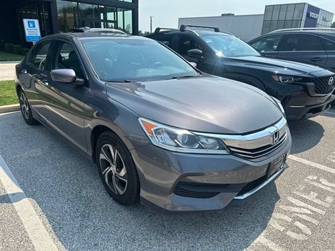 Used 2017 Honda Accord LX image 10