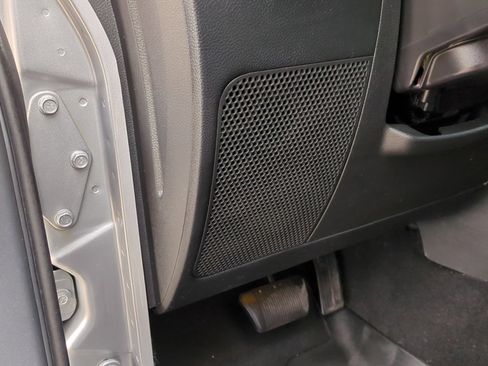 Used 2018 Jeep Wrangler Unlimited Sahara image 14