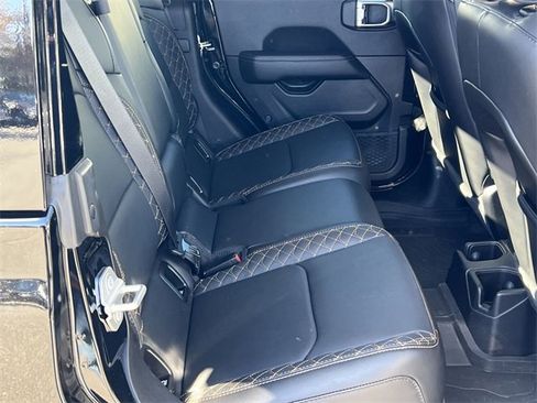 Used 2023 Jeep Gladiator Overland image 37
