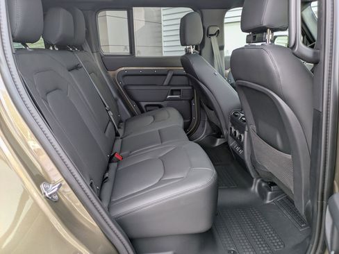 New 2026 Land Rover Defender 110 X-Dynamic SE AWD/4WD image 30
