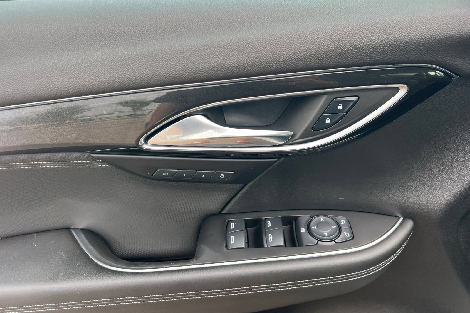 Used 2024 Buick Envision Preferred AWD/4WD image 8
