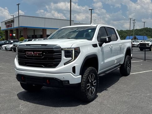 Used 2022 GMC Sierra 1500 AT4 w/ AT4 Premium Package AWD/4WD image 2