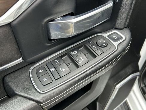 Used 2022 RAM 2500 Laramie AWD/4WD image 16