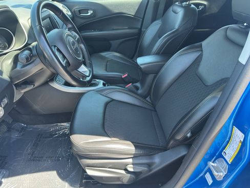 Used 2020 Jeep Compass Latitude FWD image 12