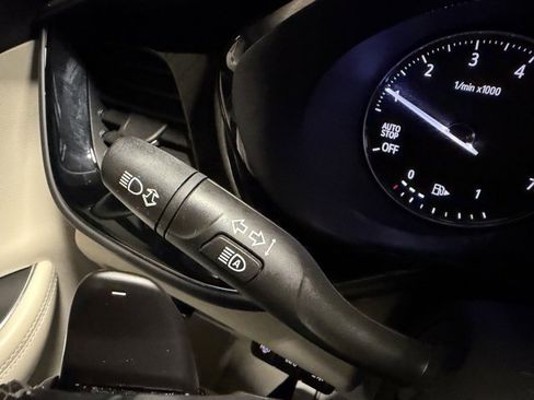 Used 2023 Buick Envision Avenir image 34