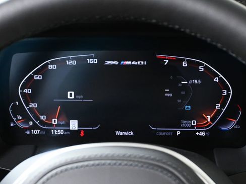 Used 2025 BMW Z4 M40i w/ Premium Package image 26