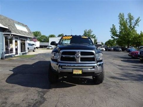 Used 2018 RAM 2500 Tradesman w/ Chrome Appearance Group AWD/4WD image 3