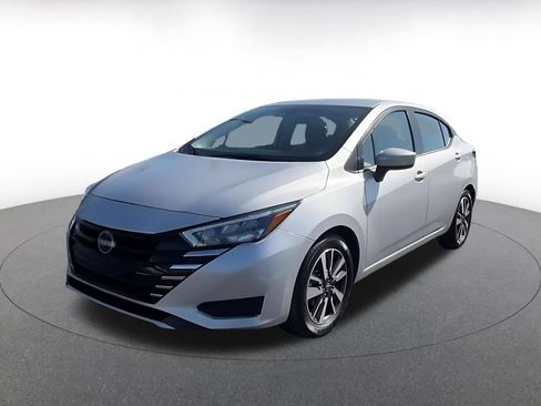 Used 2025 Nissan Versa SV FWD image 7