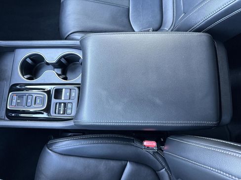 Certified 2023 Honda Pilot Touring image 21