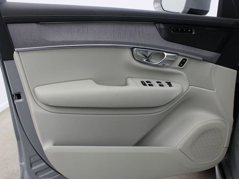 New 2026 Volvo XC90 B6 Ultra w/ Protection Package image 17