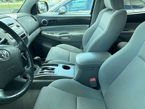 Used 2010 Toyota Tacoma 4x4 Double Cab image 3