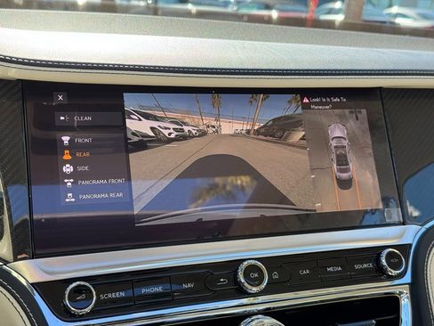 Used 2022 Bentley Flying Spur Plug-In Hybrid image 31