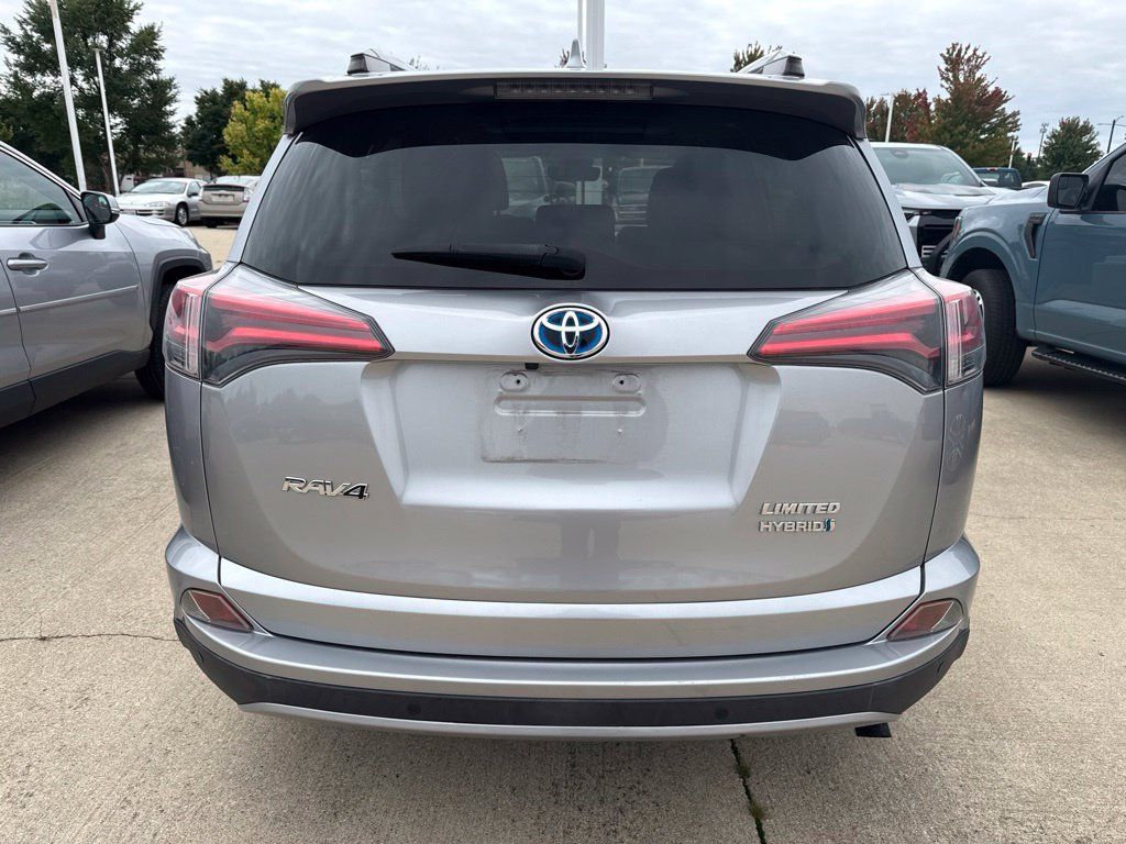 Used 2017 Toyota RAV4 Limited AWD/4WD image 5