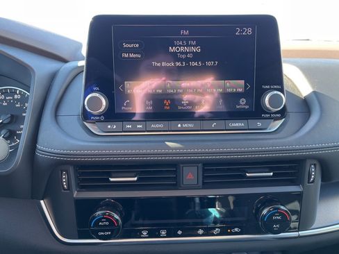 Used 2023 Nissan Rogue SV image 20