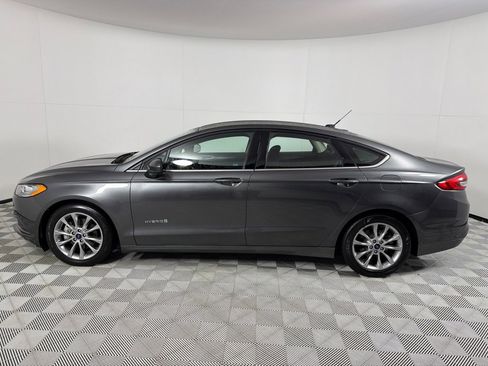Used 2017 Ford Fusion SE image 8