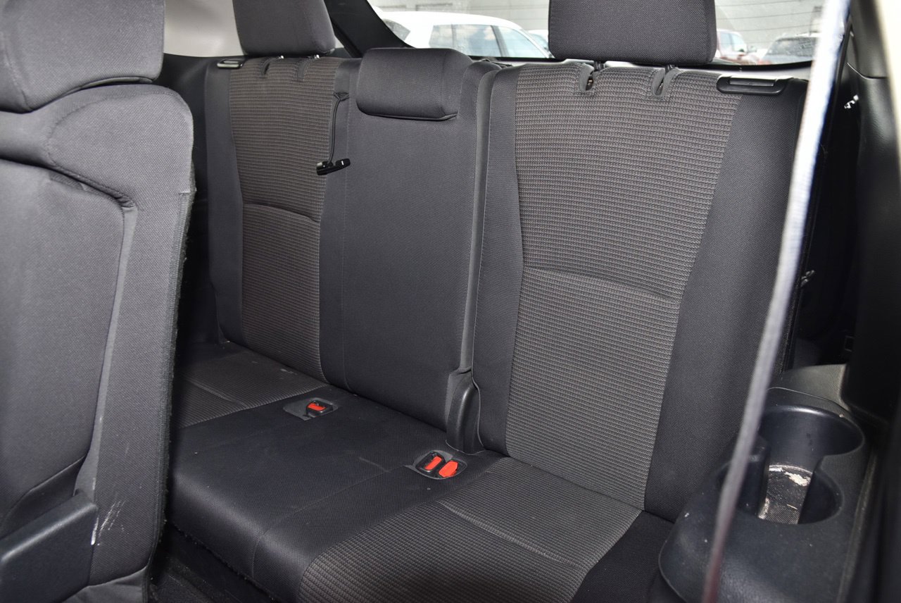 Used 2021 Toyota Highlander L FWD image 11