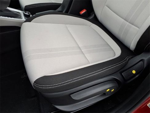 Used 2025 Hyundai Venue SEL image 15