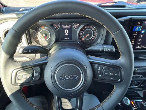 Used 2024 Jeep Wrangler Sport S image 15