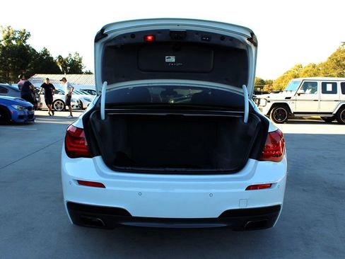 Used 2015 BMW 750Li image 32